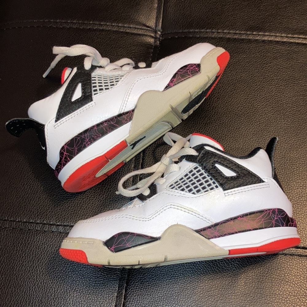 Air Jordan 4 Retro ‘Pale Citron’